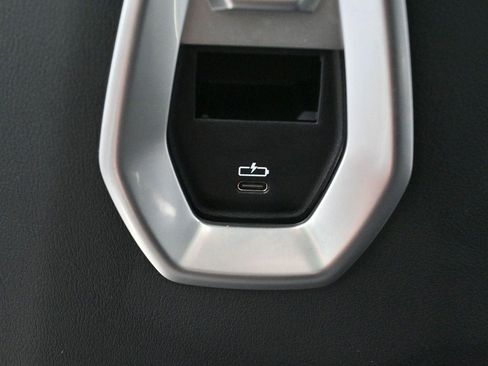 Used 2024 BMW 740i xDrive w/ Premium Package AWD/4WD image 34