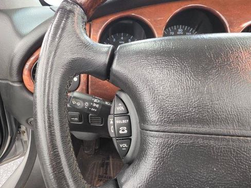 Used 2001 Jaguar XKR Convertible RWD image 18