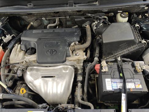 Used 2018 Toyota RAV4 LE image 30