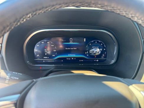 Used 2023 Chevrolet Suburban Z71 w/ Luxury Package AWD/4WD image 14