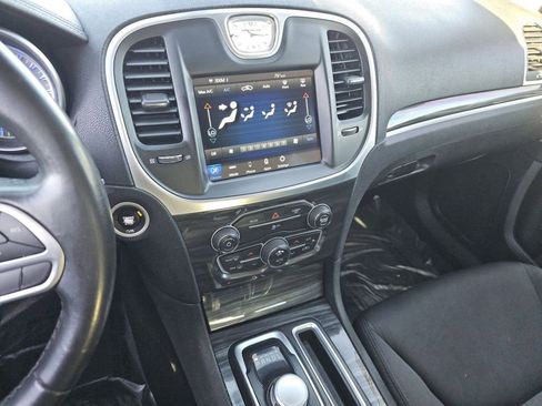 Used 2020 Chrysler 300 Touring w/ Sport Appearance Package AWD/4WD image 31