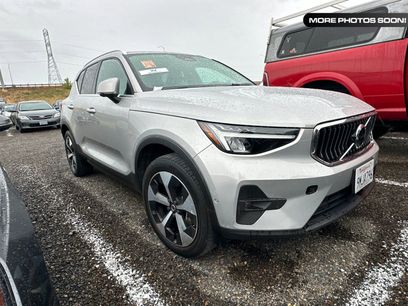 Used 2024 Volvo XC40 B5 Plus
