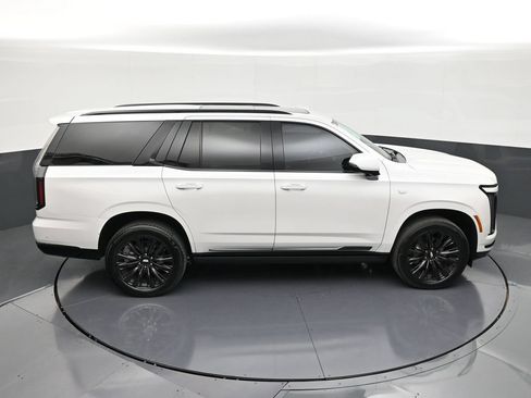 Certified 2025 Cadillac Escalade Sport Platinum w/ LPO, ONYX Package RWD image 17