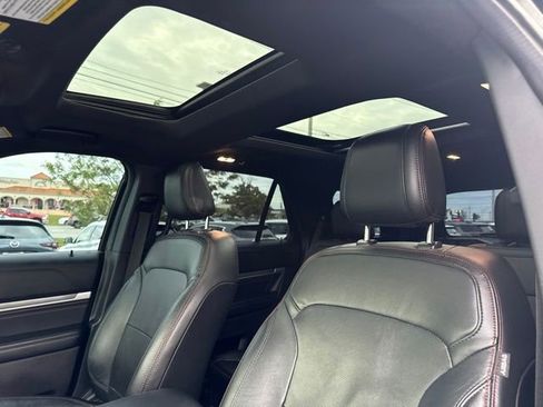 Used 2018 Ford Explorer Sport w/ Equipment Group 401A AWD/4WD image 2