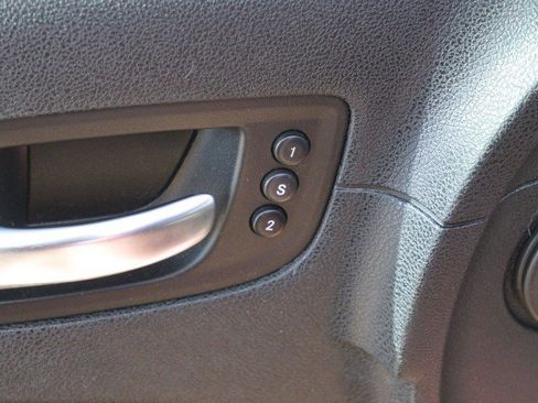 Used 2014 Chrysler 300 C AWD/4WD image 14