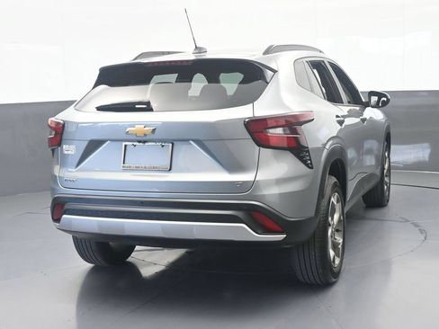 Used 2025 Chevrolet Trax LT w/ Driver Confidence Package FWD image 5