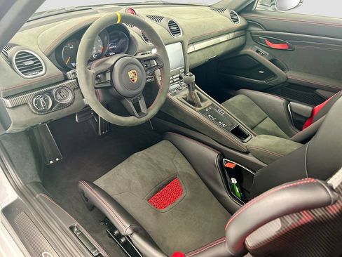 Certified 2024 Porsche 718 Cayman GT4 RS RWD image 4