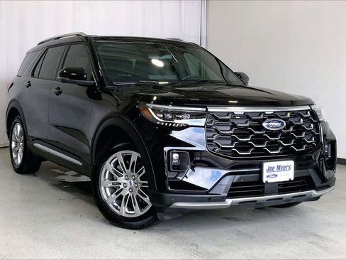 Used 2025 Ford Explorer Platinum RWD image 1