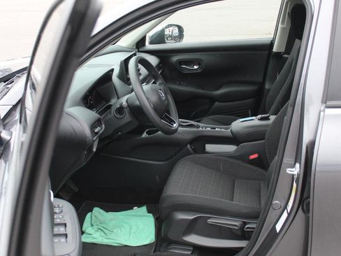 Used 2025 Honda HR-V LX image 9