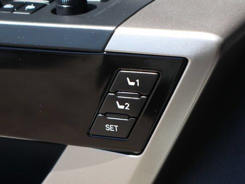Used 2024 Toyota Tundra Limited AWD/4WD image 19