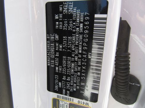 Used 2023 Kia Sportage EX image 29