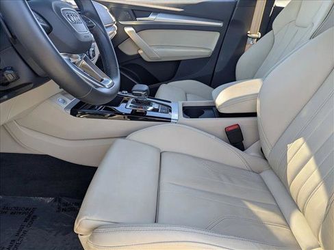 Certified 2025 Audi Q5 2.0T Premium image 15