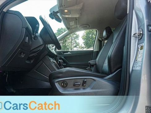 Used 2021 Volkswagen Tiguan SE FWD image 18