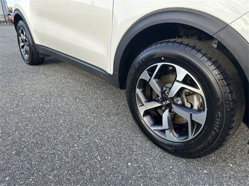 Used 2020 Kia Sportage LX image 11