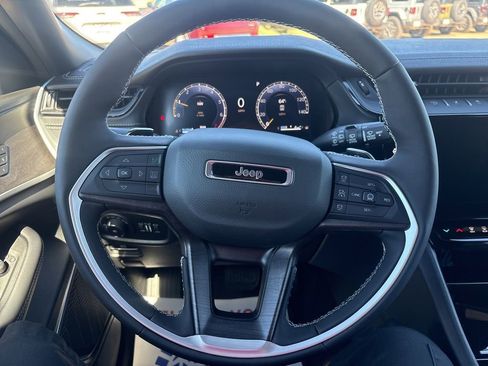 New 2026 Jeep Grand Cherokee Limited w/ Limited Altitude Package AWD/4WD image 29