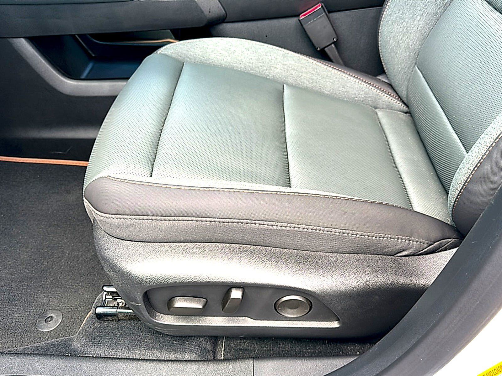 New 2026 GMC Terrain AT4 w/ Convenience Package III AWD/4WD image 13