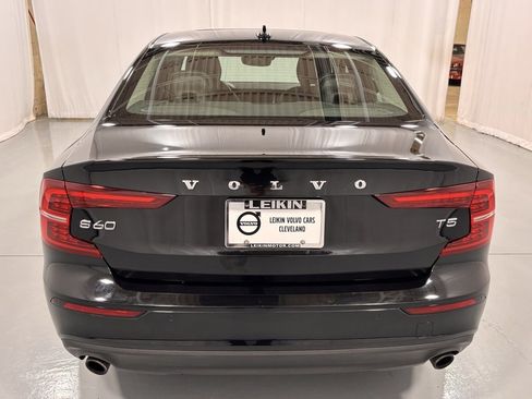 Used 2019 Volvo S60 T5 Momentum w/ Premium Package image 7