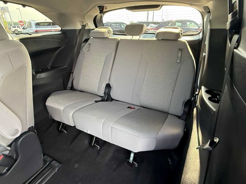 Certified 2026 Toyota Sienna LE AWD/4WD image 18