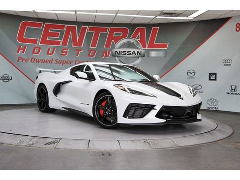 Used 2023 Chevrolet Corvette Stingray Preferred Cpe w/ Z51 Performance Package RWD image 1