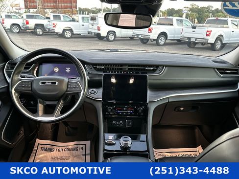 Used 2022 Jeep Grand Cherokee Limited image 15