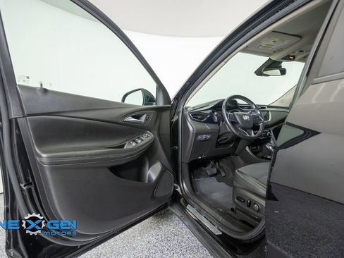 Used 2022 Buick Encore GX Preferred w/ Cold Weather Comfort Package AWD/4WD image 9