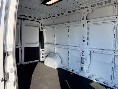 Used 2025 RAM ProMaster 2500 w/ Convenience Group FWD image 26