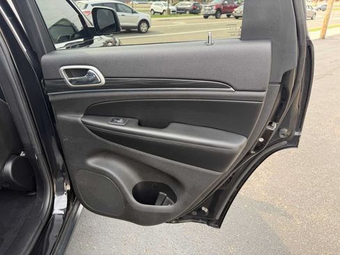 Used 2019 Jeep Grand Cherokee Limited w/ Luxury Group II AWD/4WD image 17