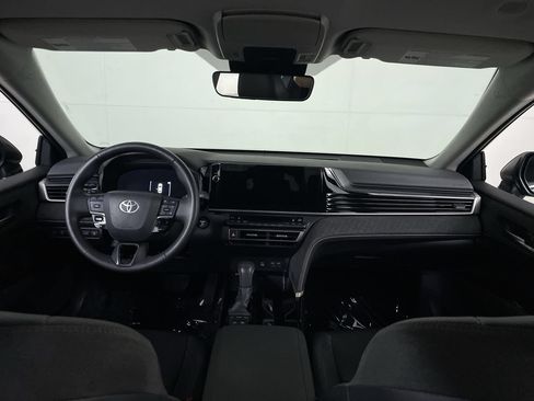Used 2025 Toyota Camry XLE FWD image 26