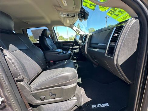 Used 2018 RAM 1500 Laramie w/ Convenience Group AWD/4WD image 11