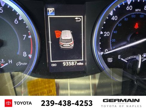 Used 2019 Toyota Highlander XLE FWD image 19
