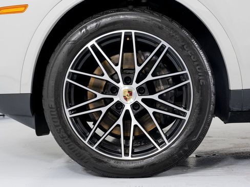 Certified 2024 Porsche Cayenne Coupe AWD/4WD image 15