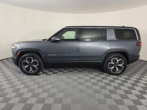 Used 2023 Rivian R1S Adventure image 2
