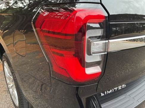 Used 2024 Ford Expedition Max Limited image 13