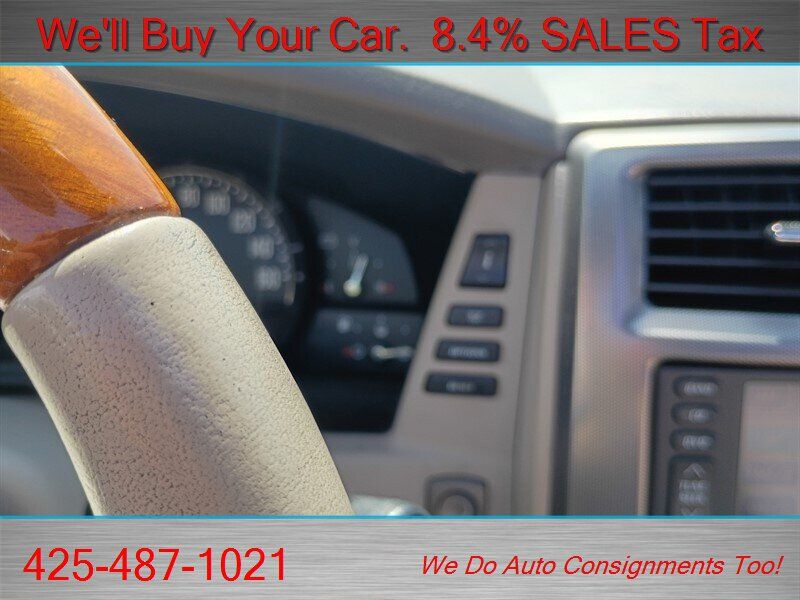 Used 2005 Cadillac XLR RWD image 25