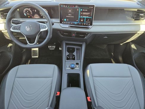 New 2026 Volkswagen Tiguan SE R-Line image 22