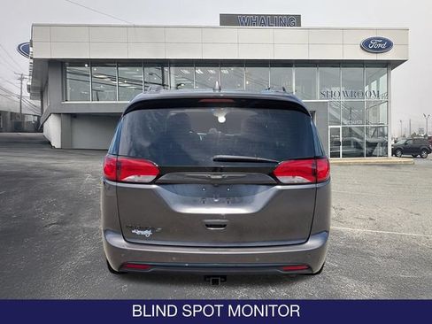 Used 2019 Chrysler Pacifica Touring-L w/ Advanced Safetytec Group FWD image 7