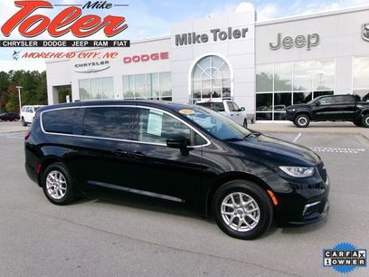 Used 2024 Chrysler Pacifica Touring-L