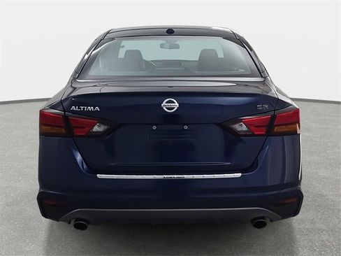 Certified 2021 Nissan Altima 2.5 SR w/ SR Premium Package image 6