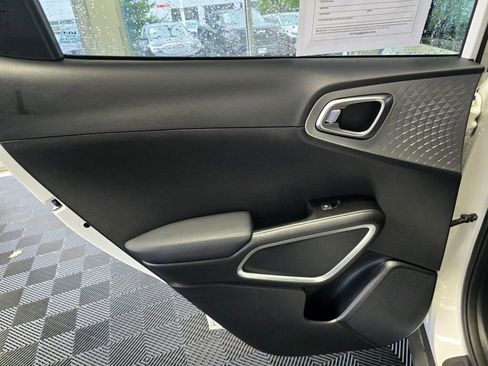 Used 2024 Kia Soul LX w/ Option Group 015 image 36