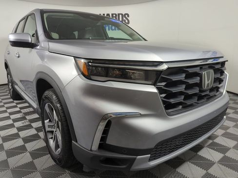 Certified 2025 Honda Pilot EX-L image 7
