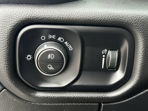 Used 2022 RAM 1500 Big Horn AWD/4WD image 27