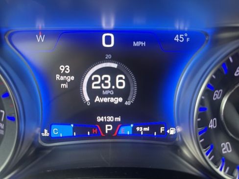 Used 2020 Chrysler 300 Limited image 28