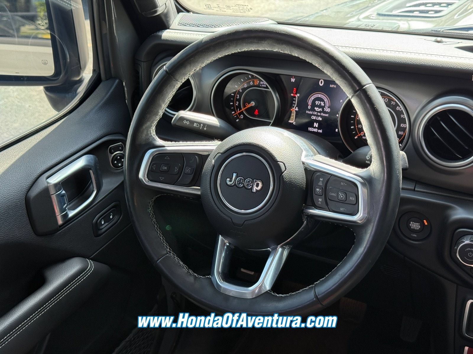 Used 2023 Jeep Gladiator Rubicon w/ LED Lighting Group AWD/4WD image 17