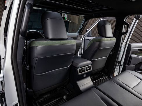 Used 2025 Lexus GX 550 AWD/4WD image 34