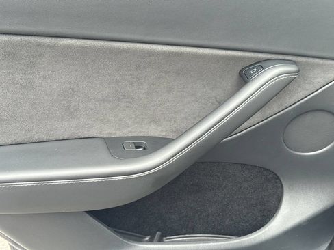 Used 2023 Tesla Model Y Performance AWD/4WD image 19