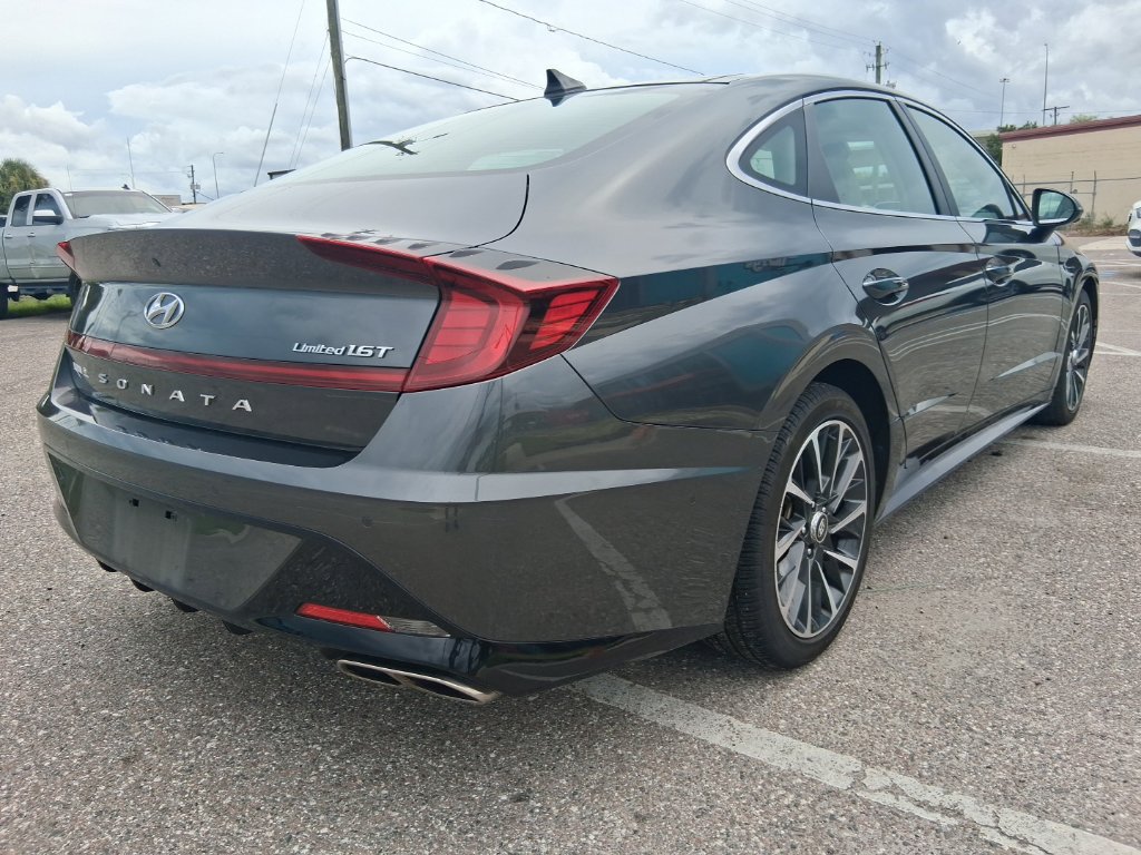Used 2023 Hyundai Sonata Limited w/ Preferred Accessory Package FWD image 3