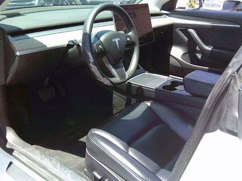 Used 2021 Tesla Model 3 Standard Range Plus RWD image 12
