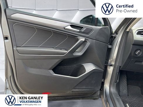 Used 2022 Volkswagen Tiguan SE w/ Panoramic Sunroof Package AWD/4WD image 24