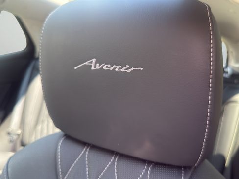 Used 2023 Buick Envision Avenir AWD/4WD image 33