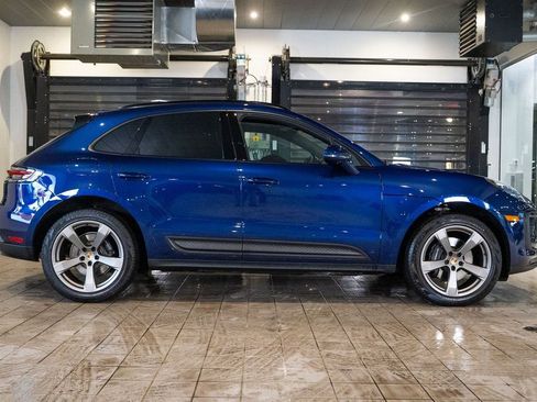Certified 2025 Porsche Macan image 8
